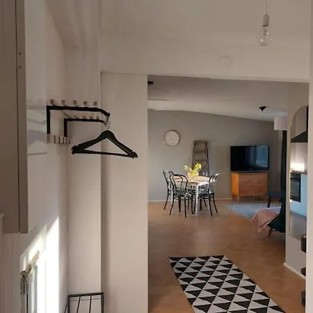 Idyllinen Kaksio Puistokadulla
